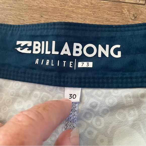 Billabong Airlite board shorts 30 - Picture 3 of 7